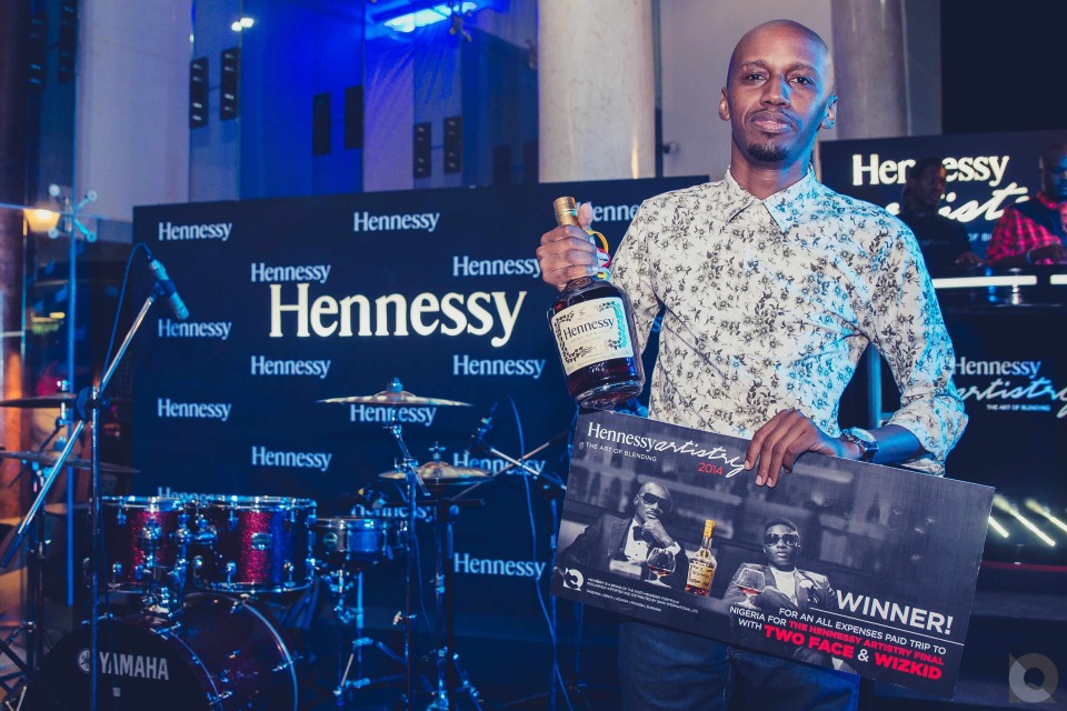 Cciza Williams wins an all expense paid trip to Nigeria for the Hennessy Atristry Final with Wiz Kid & 2Face